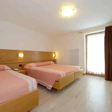 Hotell Stella Passo del Tonale